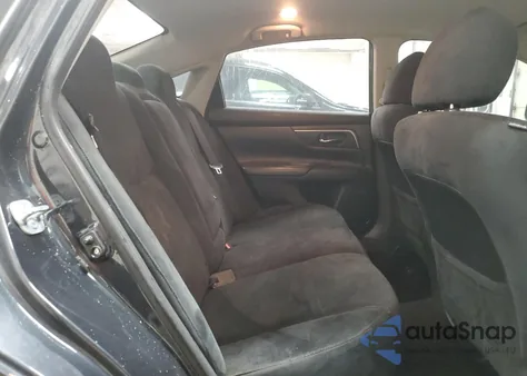 2015 Nissan Altima 2.5 z USA, uszkodzony, nr VIN 1N4AL3AP2FN384471